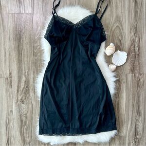 Vanity Fair black vintage sheer lace slip size large